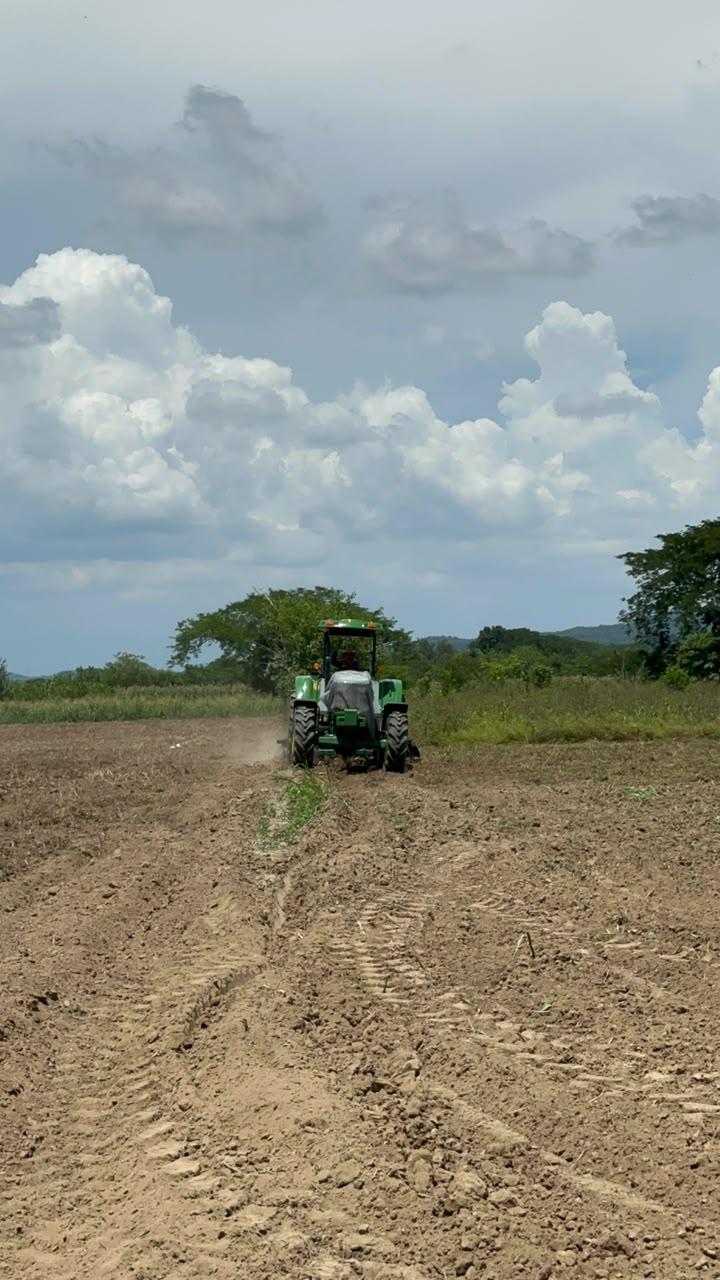 En Platón Sánchez continúan los avances del programa Mecanización Agrícola